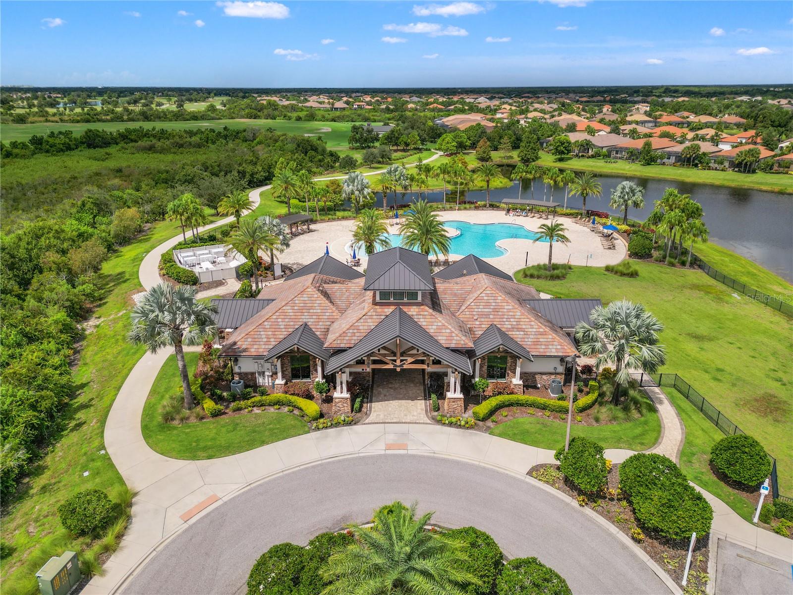 COUNTRY CLUB EAST AT LAKEWD RNCH QQ1 2B - Residential