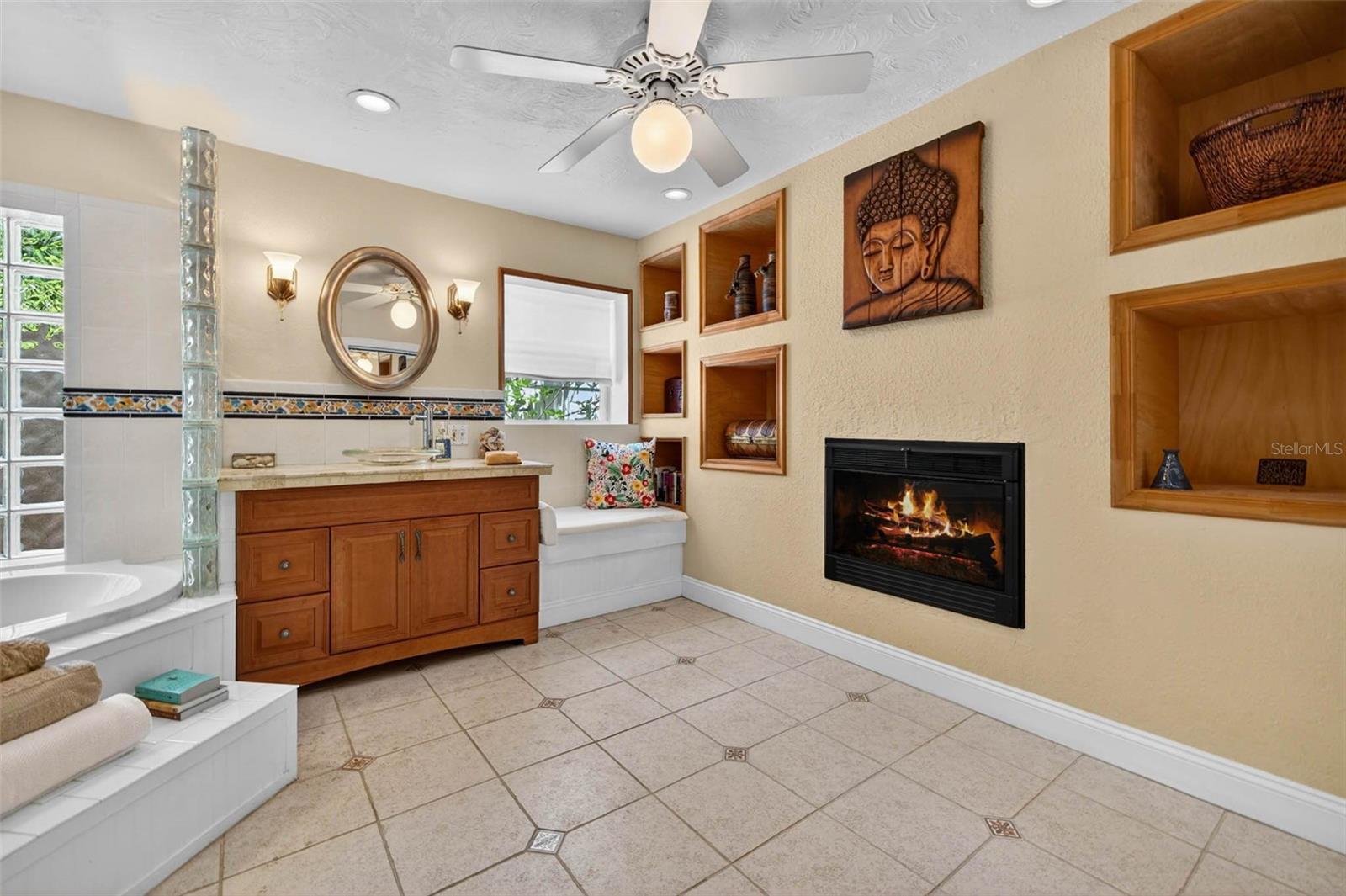 TIERRA VERDE UNIT 01 - Residential