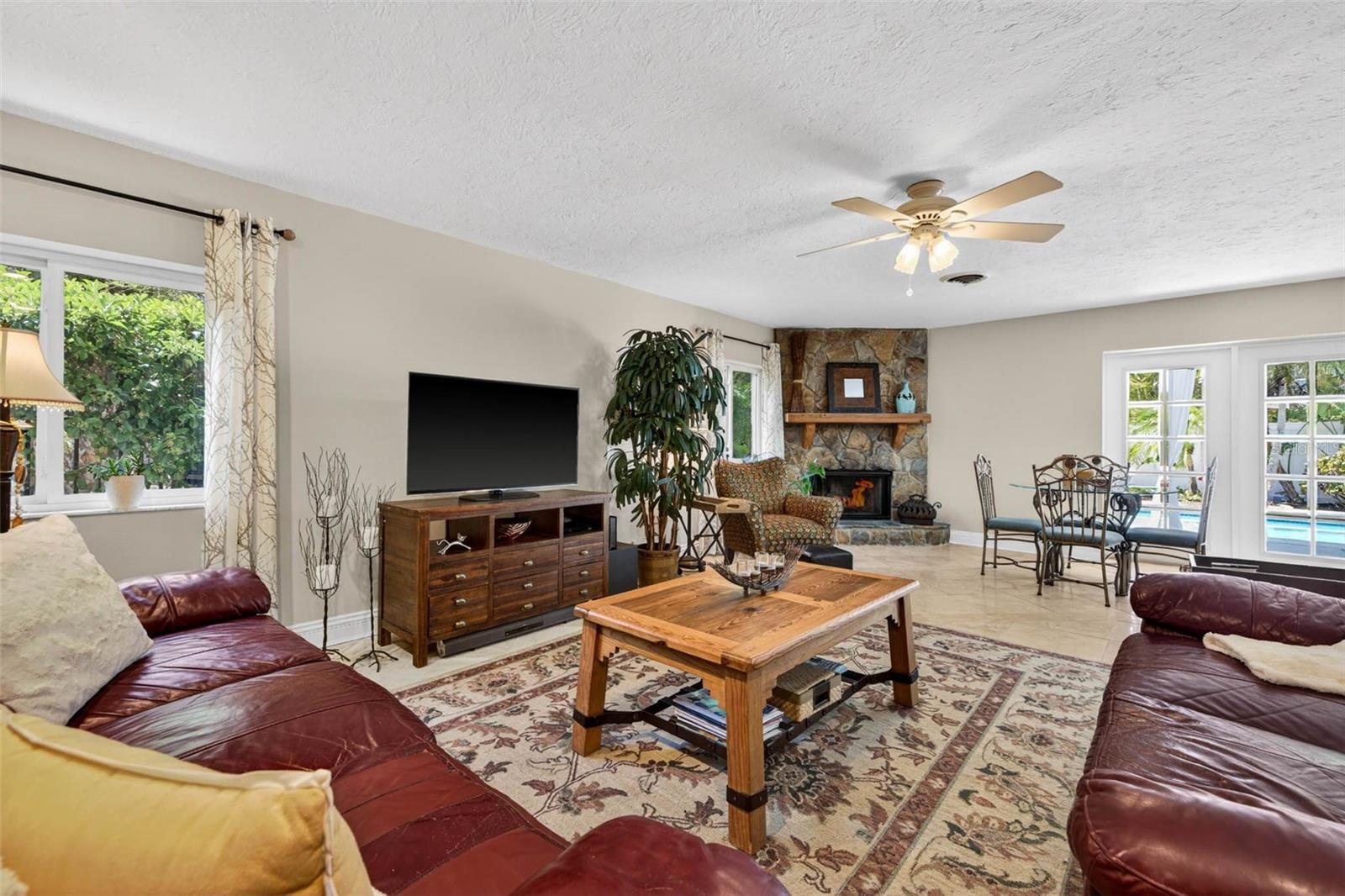 TIERRA VERDE UNIT 01 - Residential