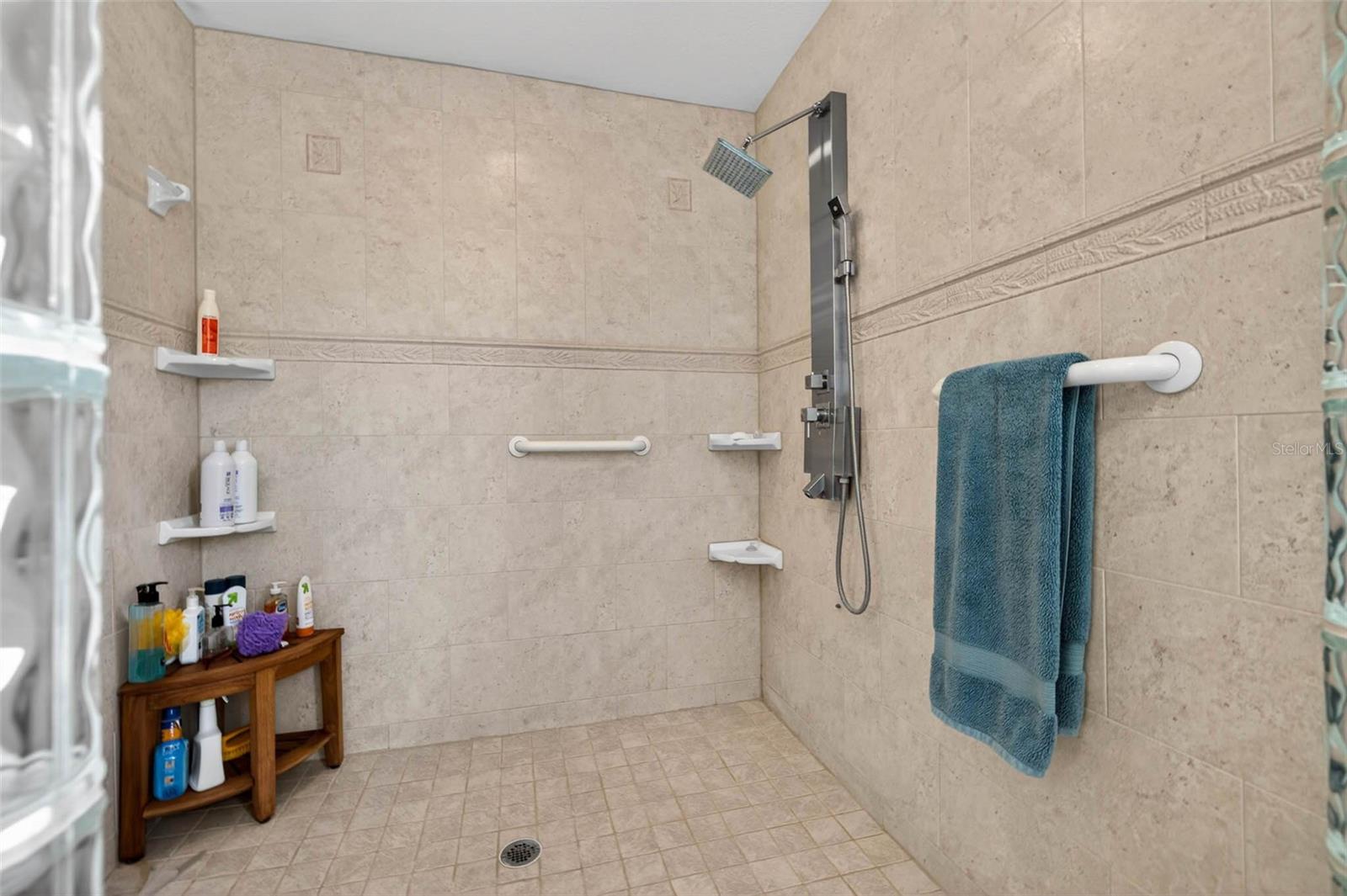 TIERRA VERDE UNIT 01 - Residential