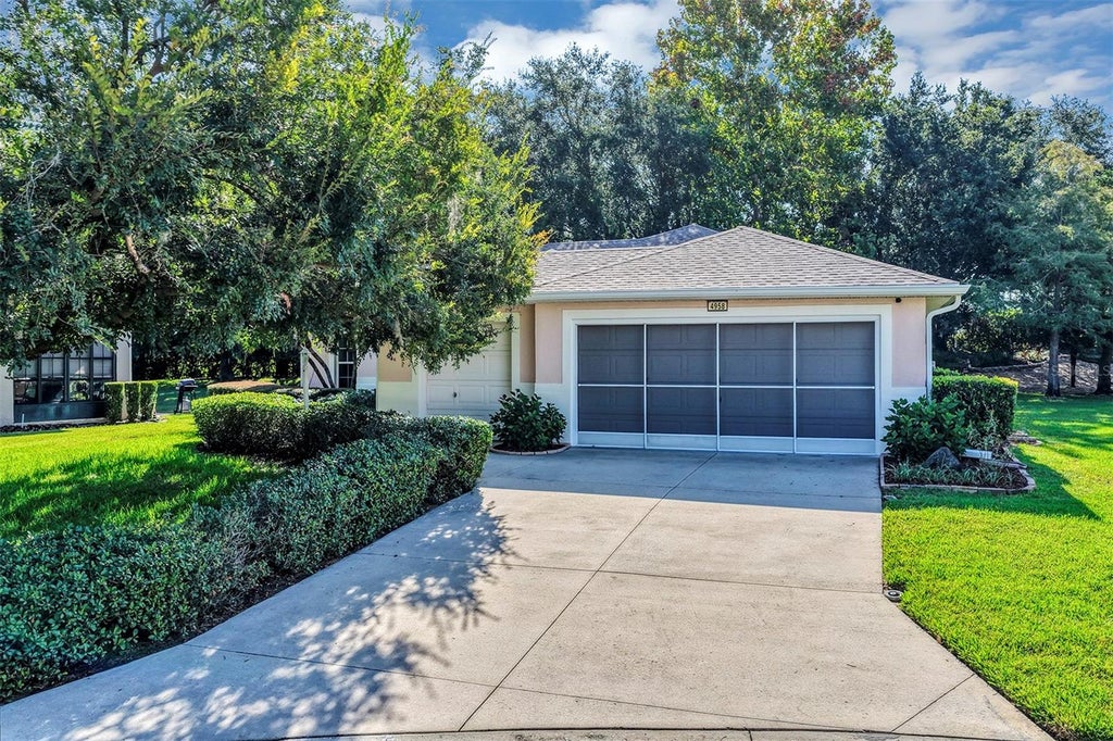 Photo of 4958 Portsmouth Street, Tavares, FL 32778 (MLS # V4950996)