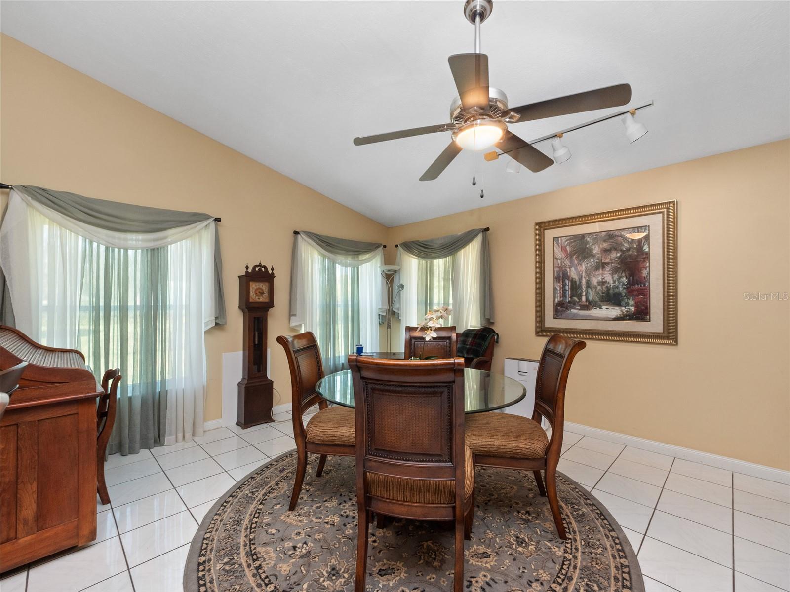 LIVE OAK SPGS - Residential