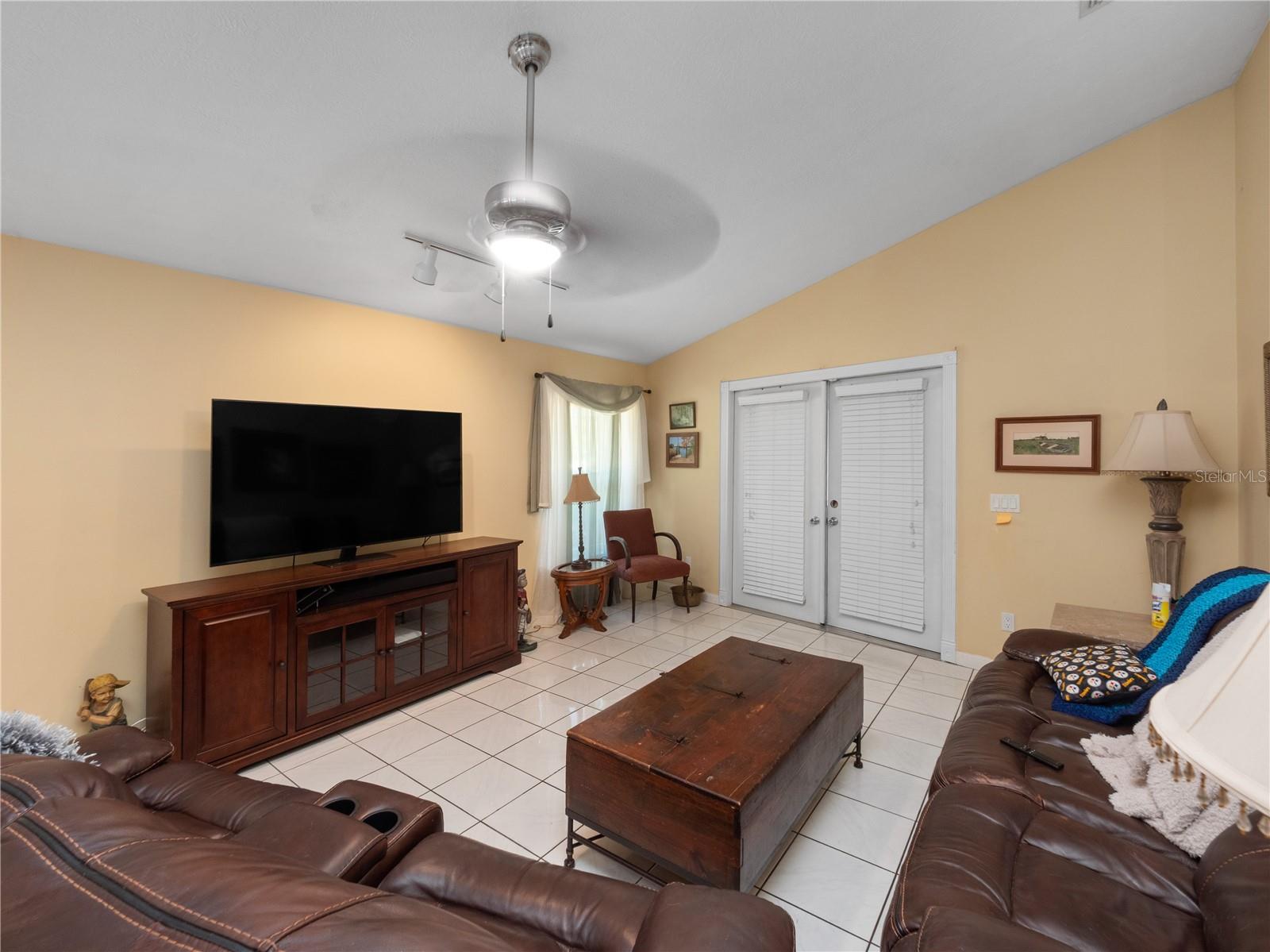 LIVE OAK SPGS - Residential