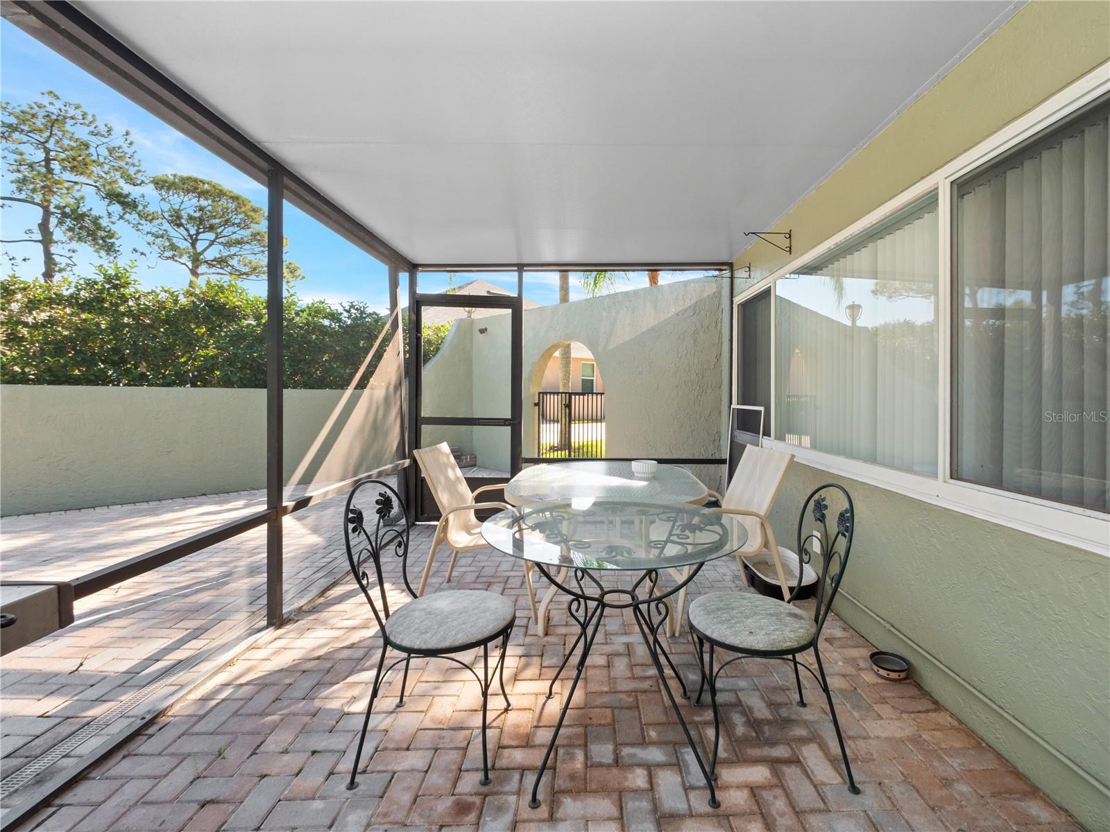 LIVE OAK SPGS - Residential