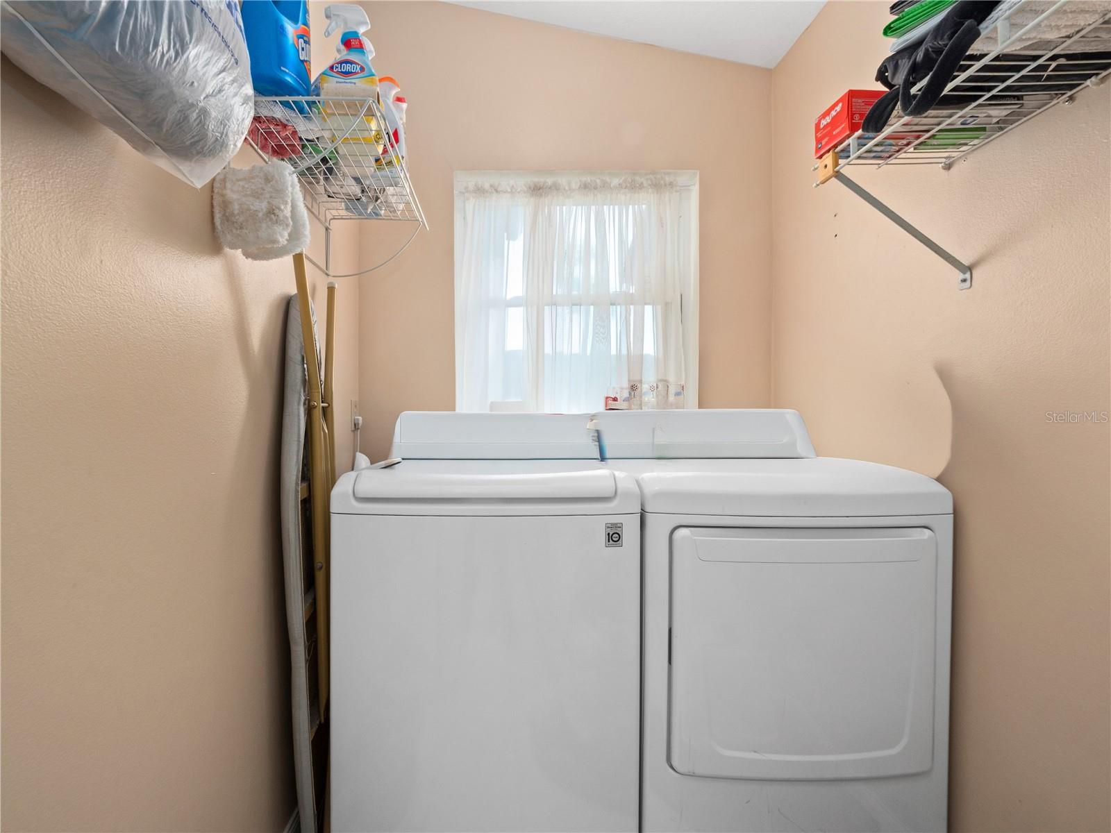 LIVE OAK SPGS - Residential