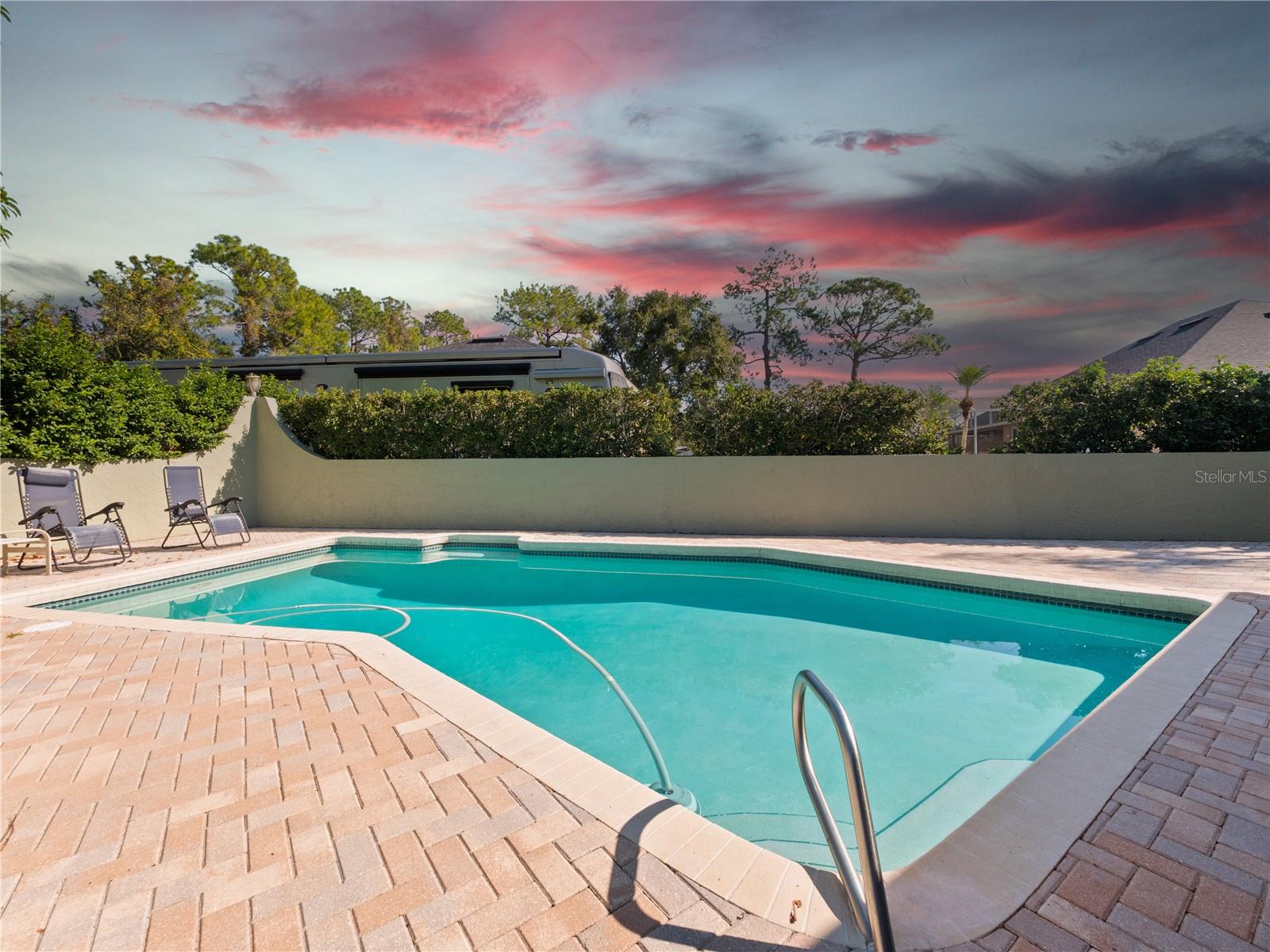 LIVE OAK SPGS - Residential