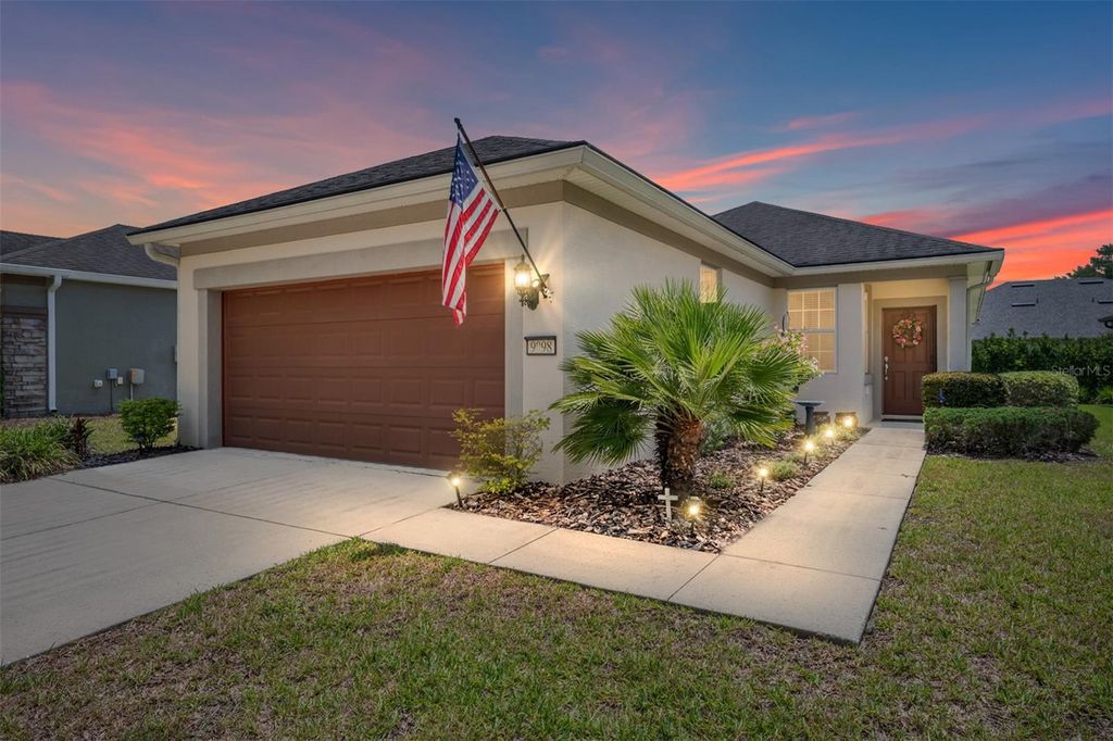 Photo of 9098 SW 70th Loop, Ocala, FL 34481 (MLS # OM726813)