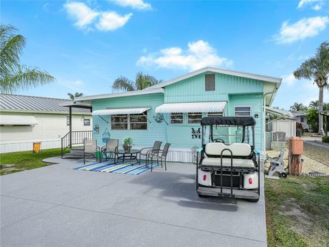 A home in LAKE WALES