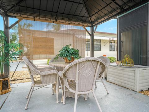 A home in LAKE WALES