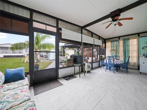 A home in LAKE WALES