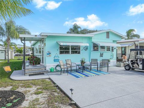 A home in LAKE WALES