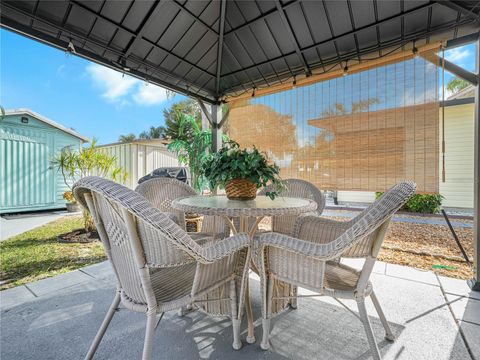 A home in LAKE WALES