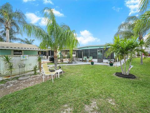 A home in LAKE WALES