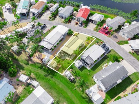 A home in LAKE WALES