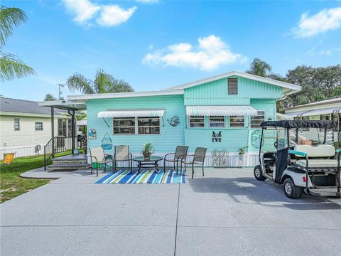 A home in LAKE WALES