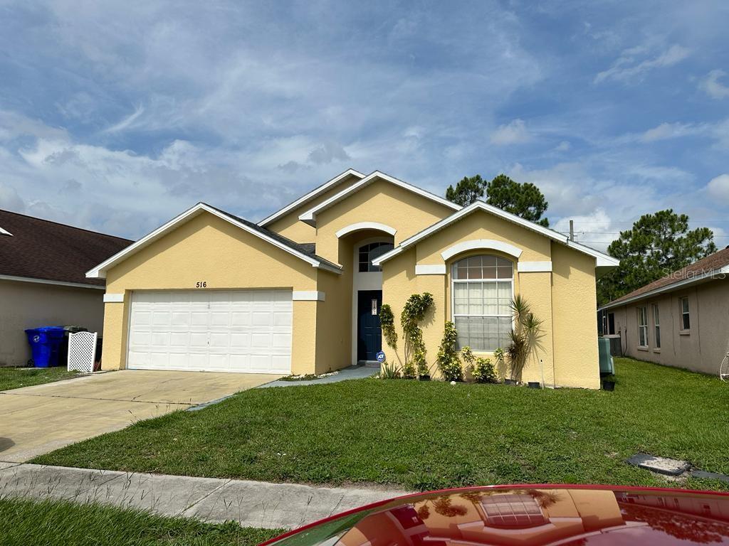 Welcome to your next rental at 516 Eagle Pointe N in Kissimmee! This inviting single-family home offers 3 bedrooms and 2 bathrooms across approximately 1,662?sqft of living space. Featuring an open floor plan, vinyl flooring in the bedrooms, a private garage, and a screened-in pool — perfect for relaxing or entertaining. The spacious kitchen includes ample cabinetry and a breakfast area, with easy access to the backyard. Conveniently located near major roads, shopping, dining, and entertainment.
Don’t wait — this opportunity won’t last long!