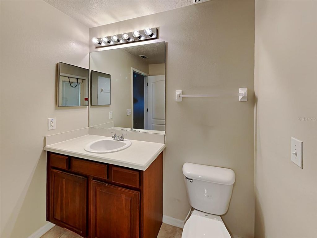 Photo of 2004 Abbey Trace Drive, Dover, FL 33527 (MLS # TB8488181)