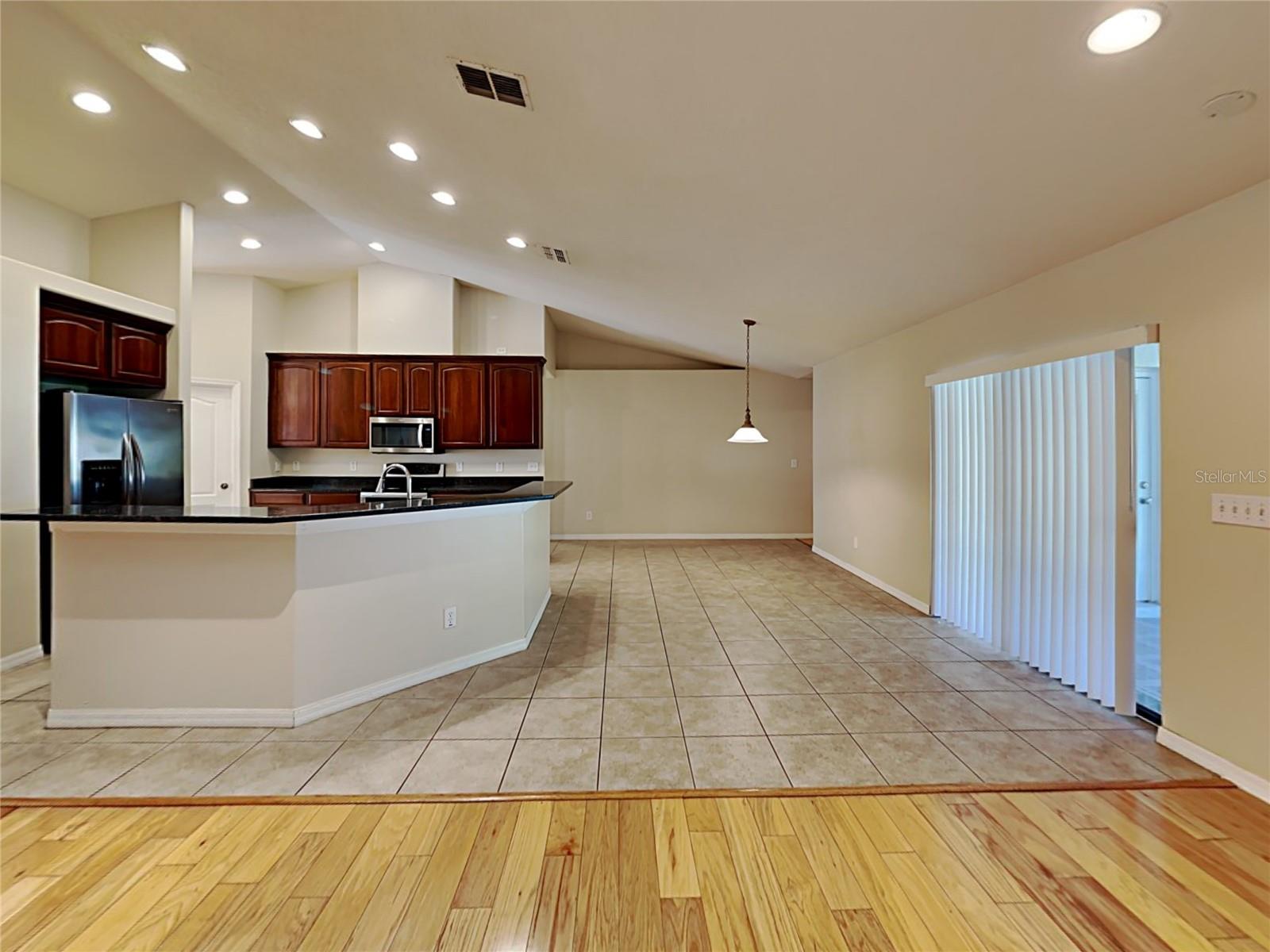 ABBEY TRACE - Residential Lease