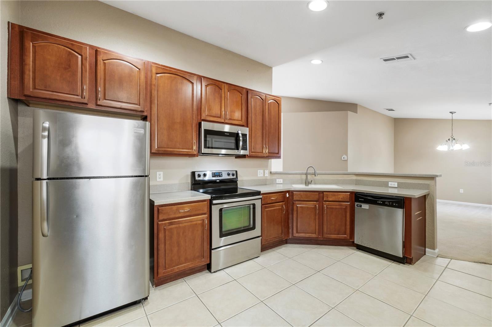 2579 SAN TECLA STREET 105