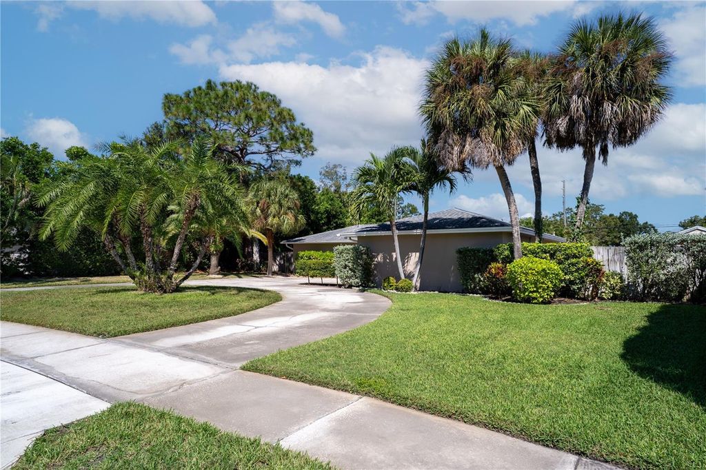 Photo of 8147 Larchwood Road, Seminole, FL 33777 (MLS # TB8439983)