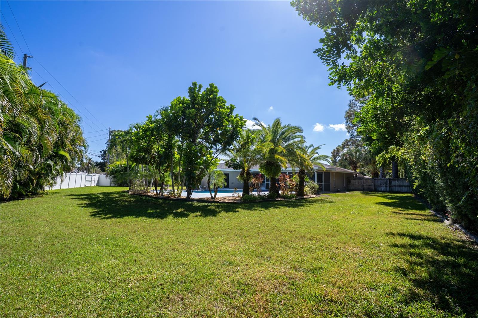 BARDMOOR GOLF VIEW ESTATE 3RD ADD - Residential