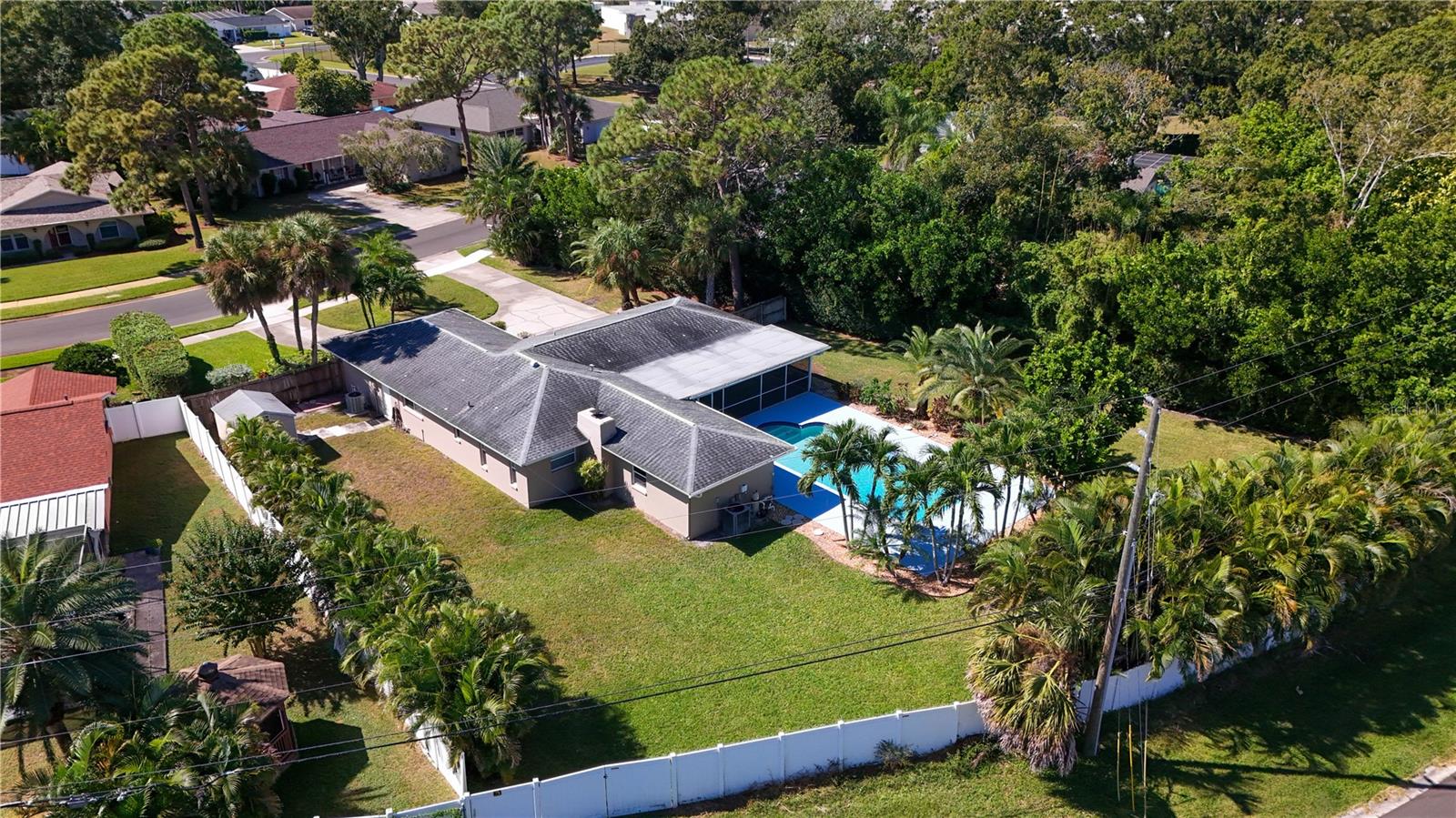 BARDMOOR GOLF VIEW ESTATE 3RD ADD - Residential