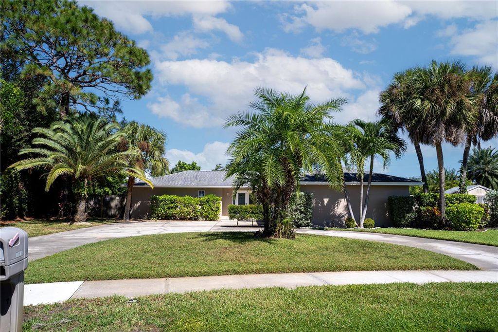 Photo of 8147 Larchwood Road, Seminole, FL 33777 (MLS # TB8439983)