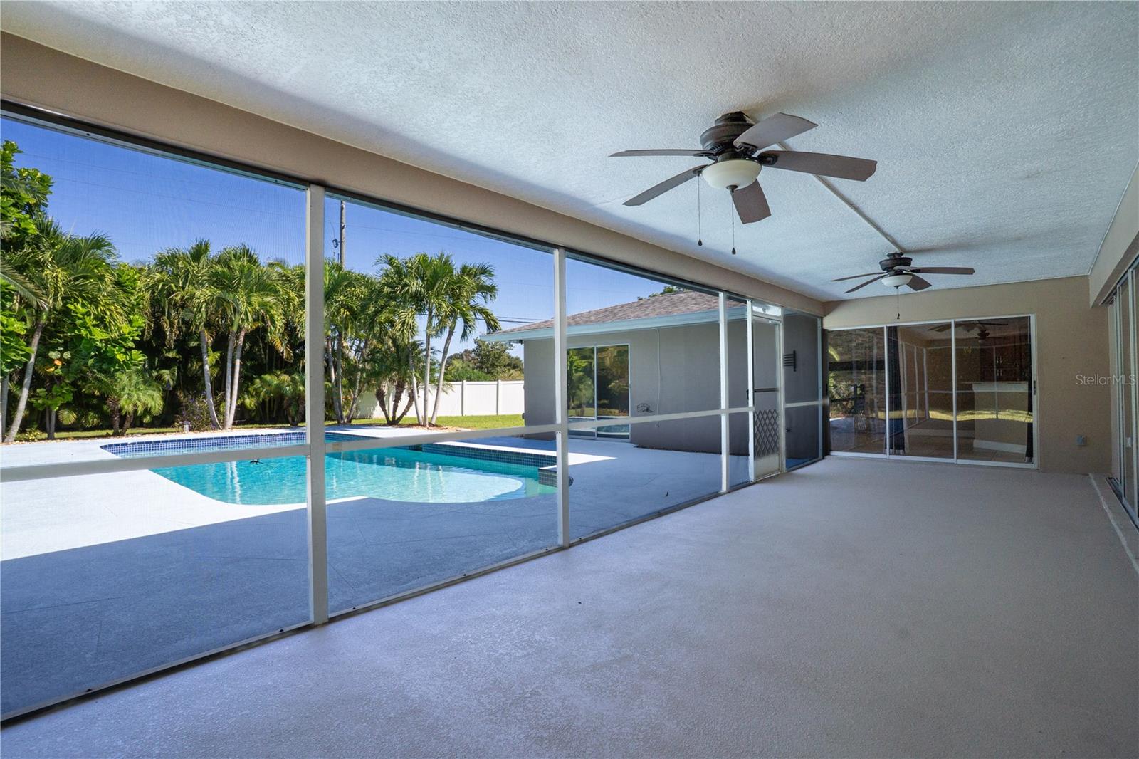 BARDMOOR GOLF VIEW ESTATE 3RD ADD - Residential