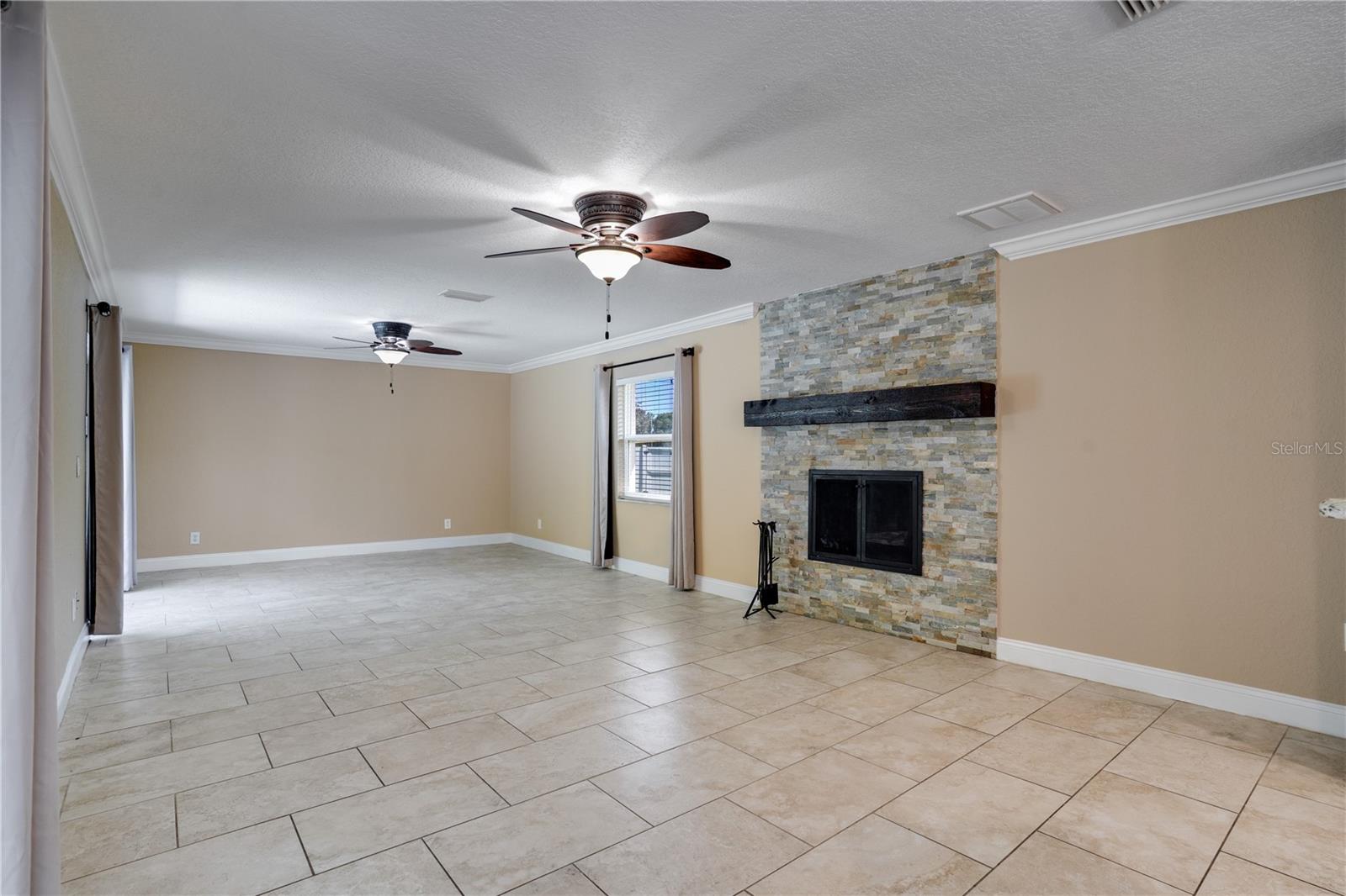 BARDMOOR GOLF VIEW ESTATE 3RD ADD - Residential