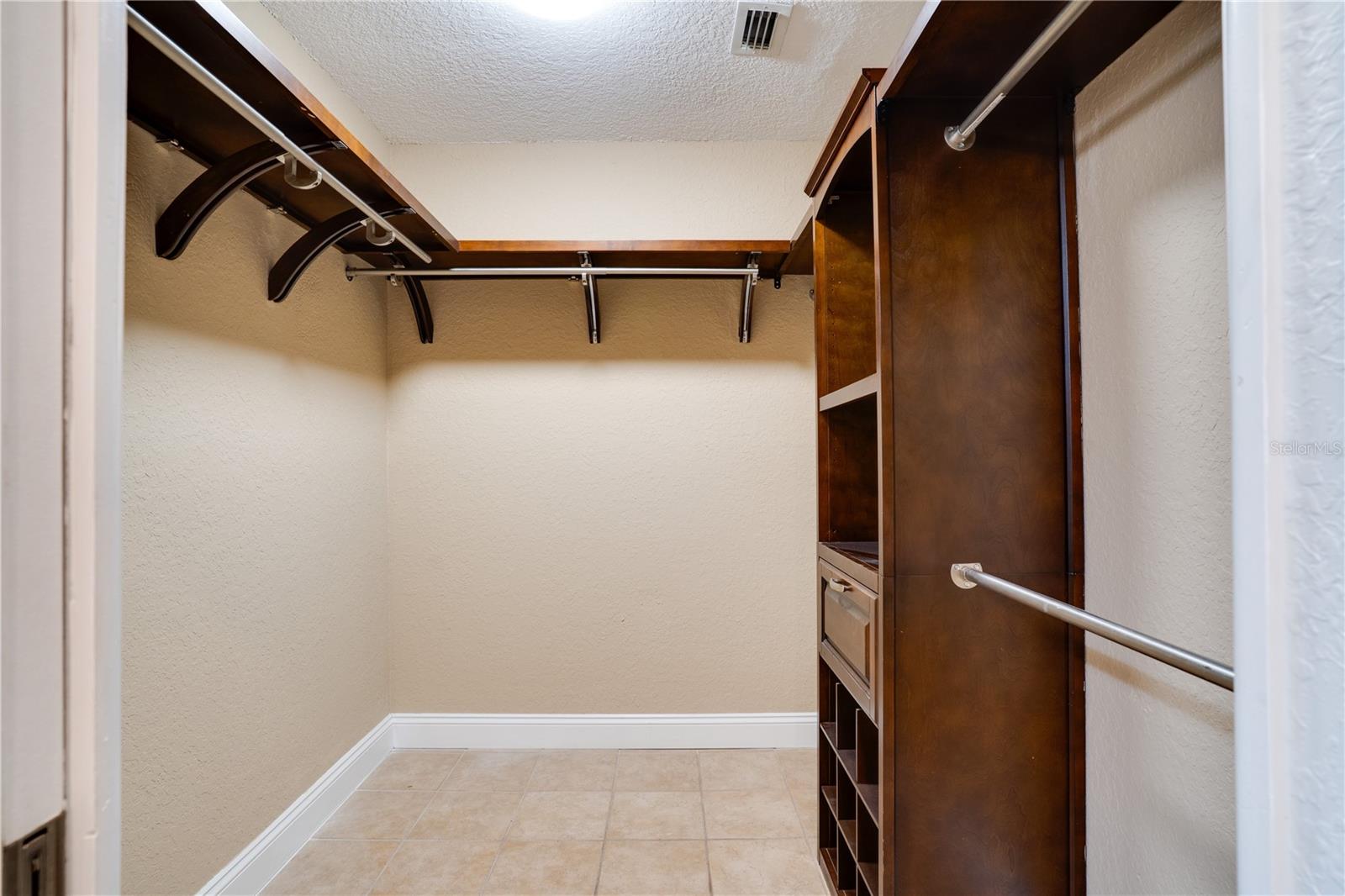 BARDMOOR GOLF VIEW ESTATE 3RD ADD - Residential