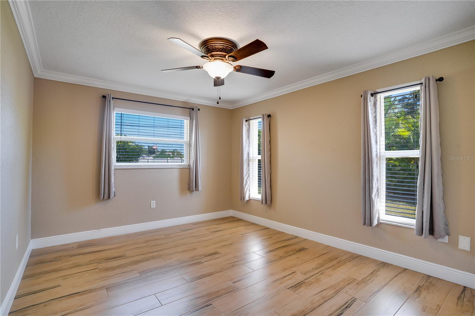 BARDMOOR GOLF VIEW ESTATE 3RD ADD - Residential