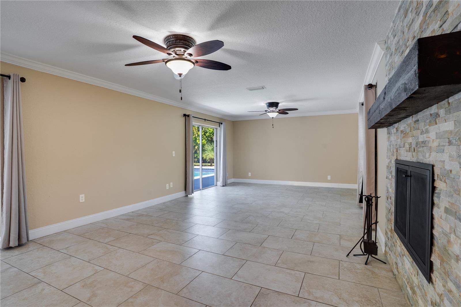 BARDMOOR GOLF VIEW ESTATE 3RD ADD - Residential