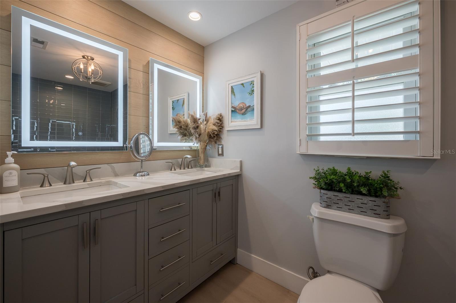 LONGBOAT KEY - Residential