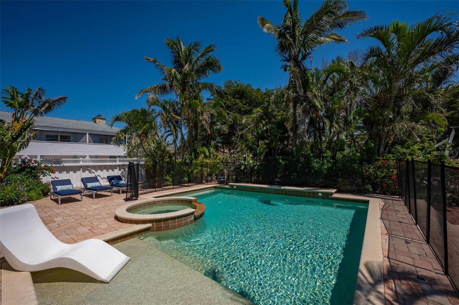 LONGBOAT KEY - Residential