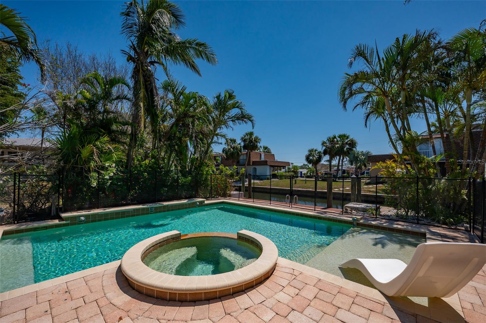 LONGBOAT KEY - Residential