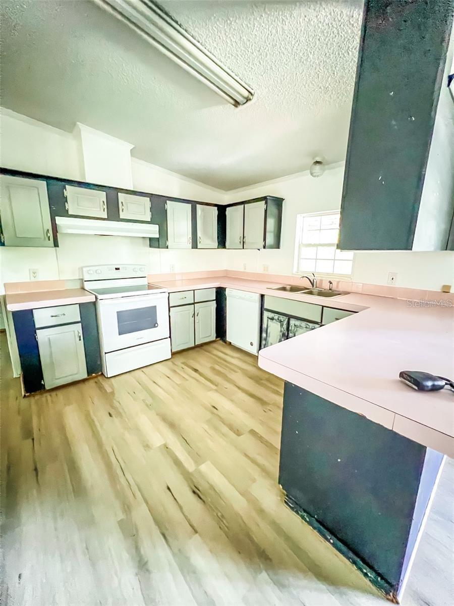 G M WHETSTONE ESTATE ADD TO H S - Residential