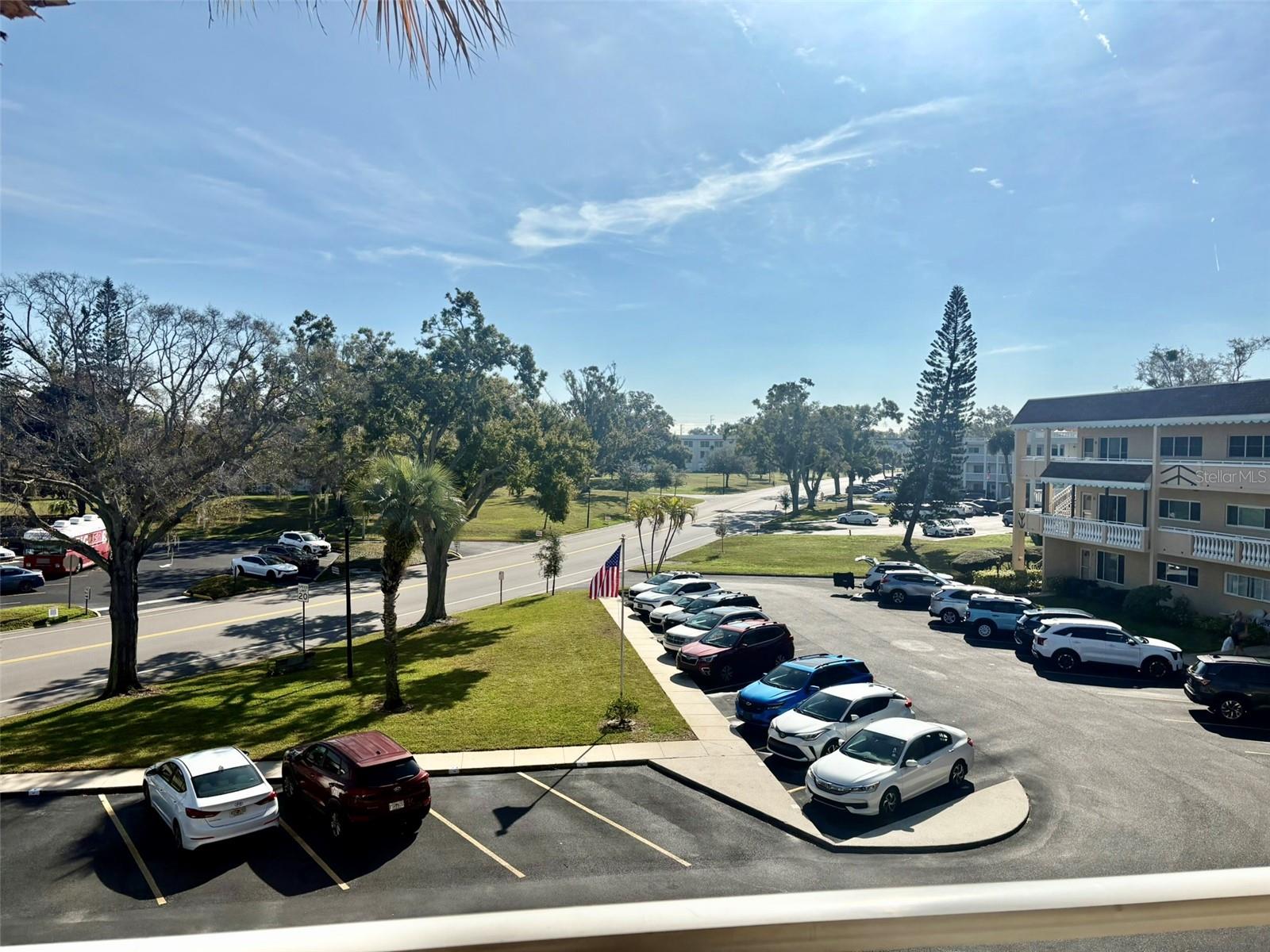 ON TOP OF THE WORLD - Residential