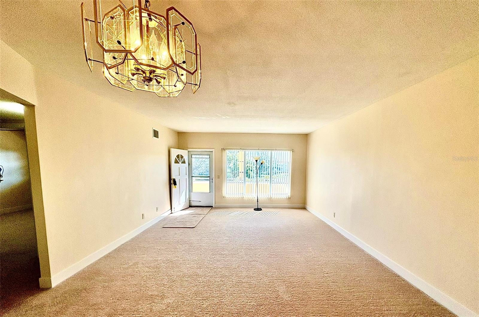 ON TOP OF THE WORLD - Residential