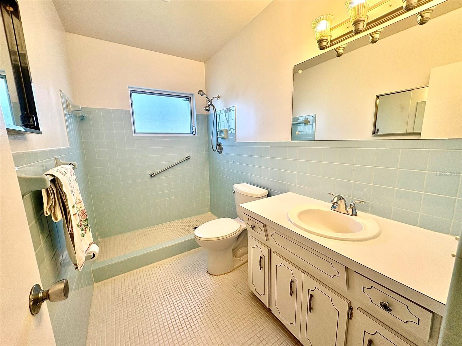 ON TOP OF THE WORLD - Residential