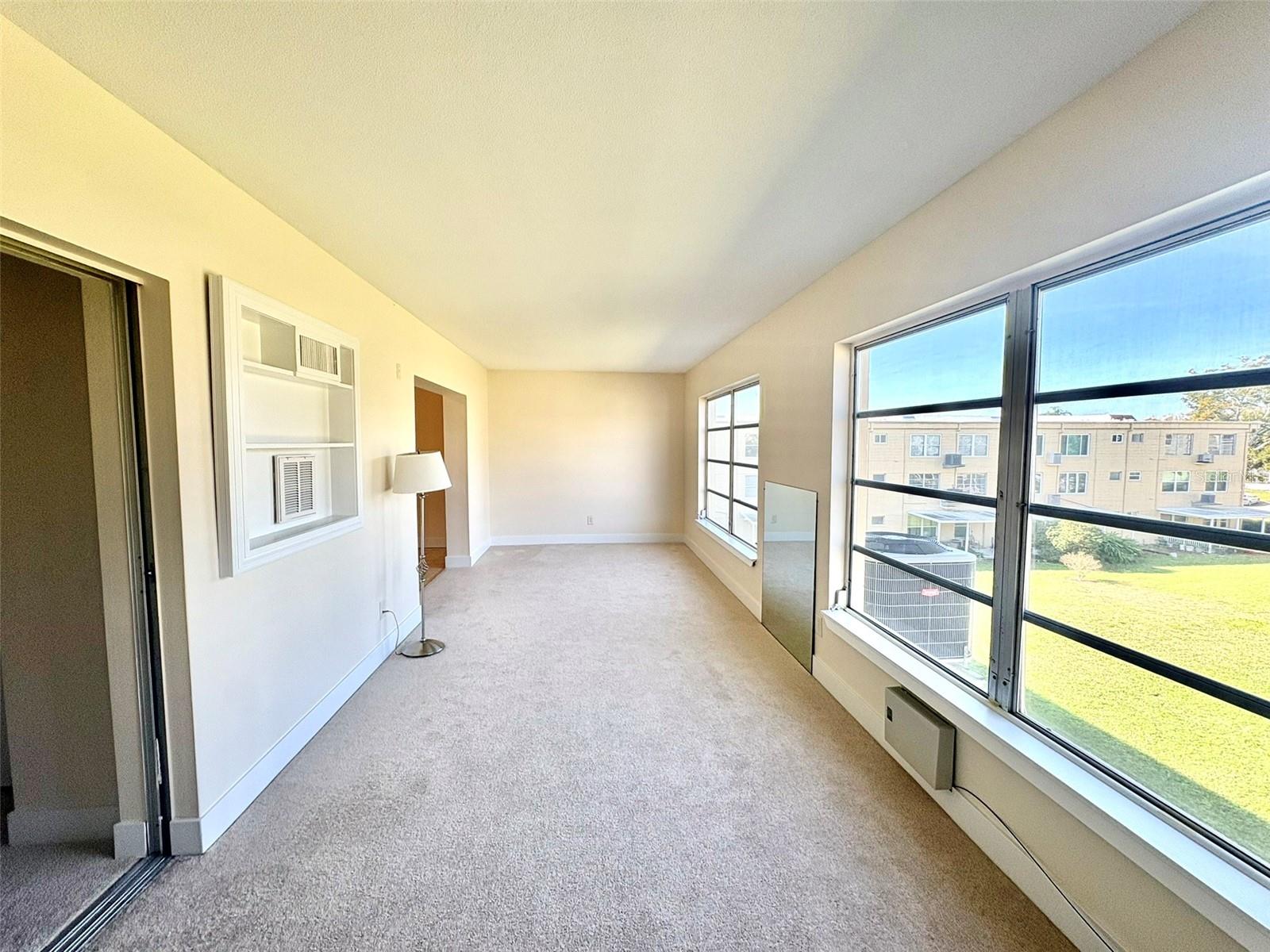 ON TOP OF THE WORLD - Residential