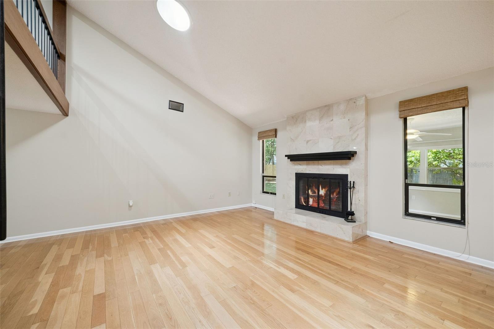 424 KNOLL TREE LANE