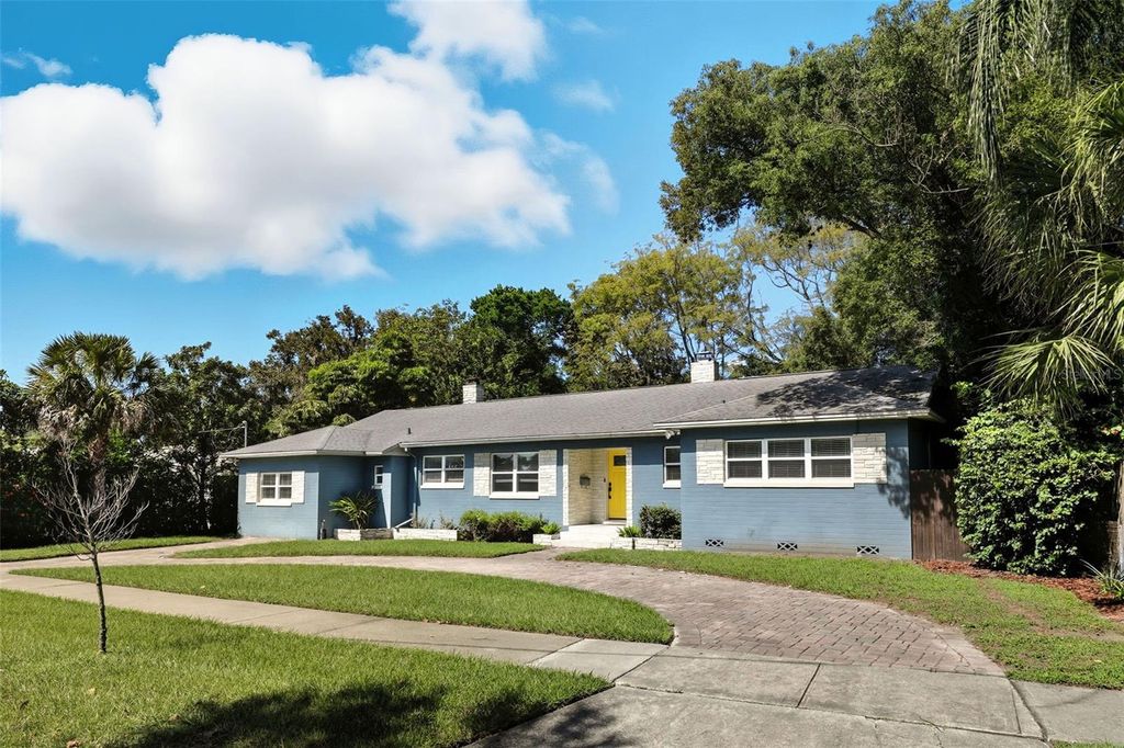 Photo of 2305 Buckminster Circle, Orlando, FL 32803 (MLS # G5103168)