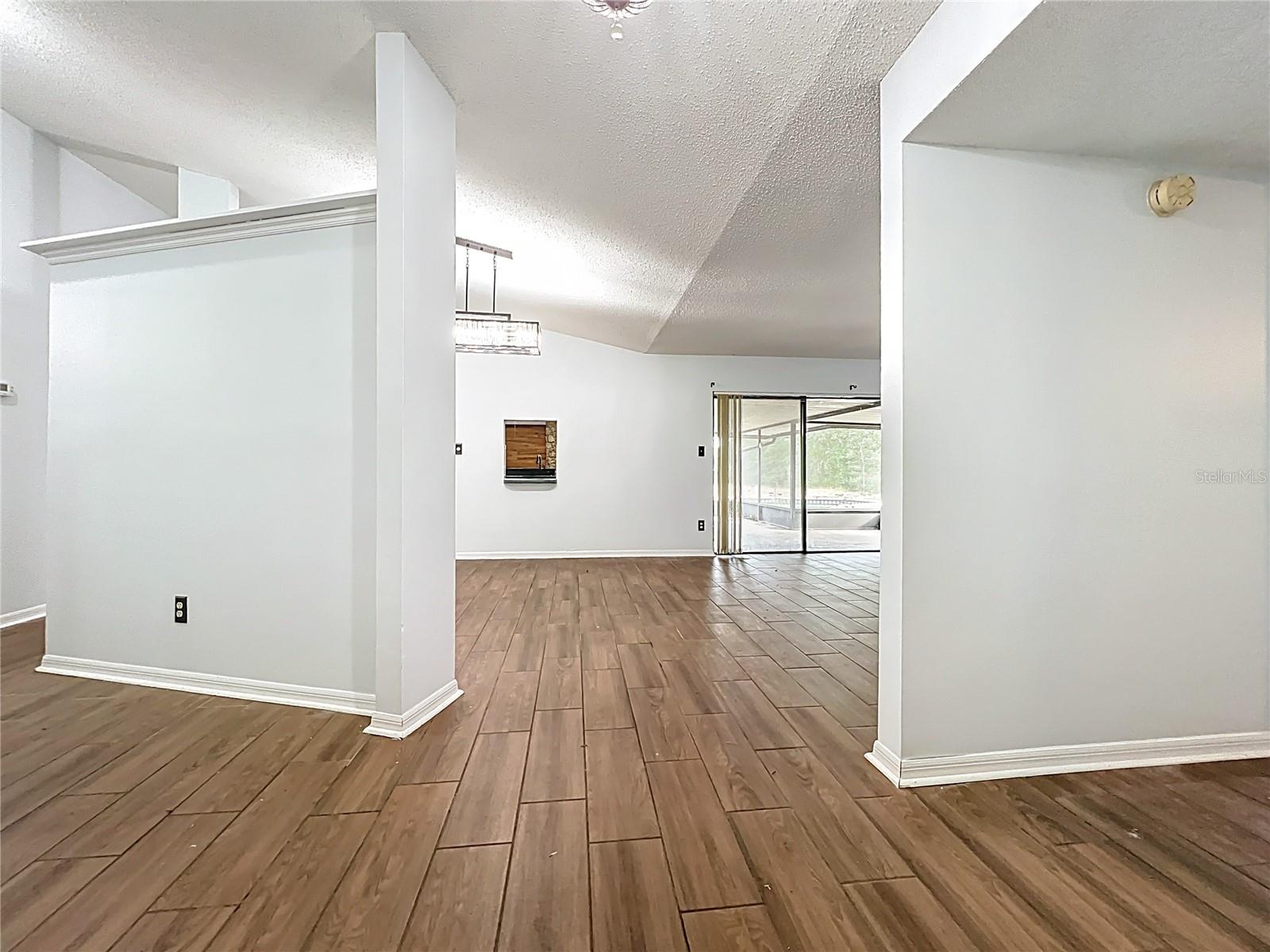 MANDARIN SEC 5 - Residential