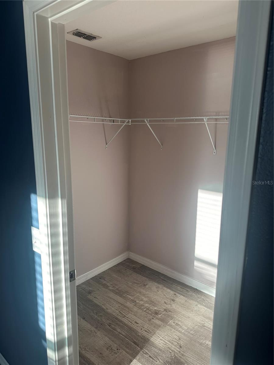 LAKESIDE PH 1B & 2B - Residential Lease