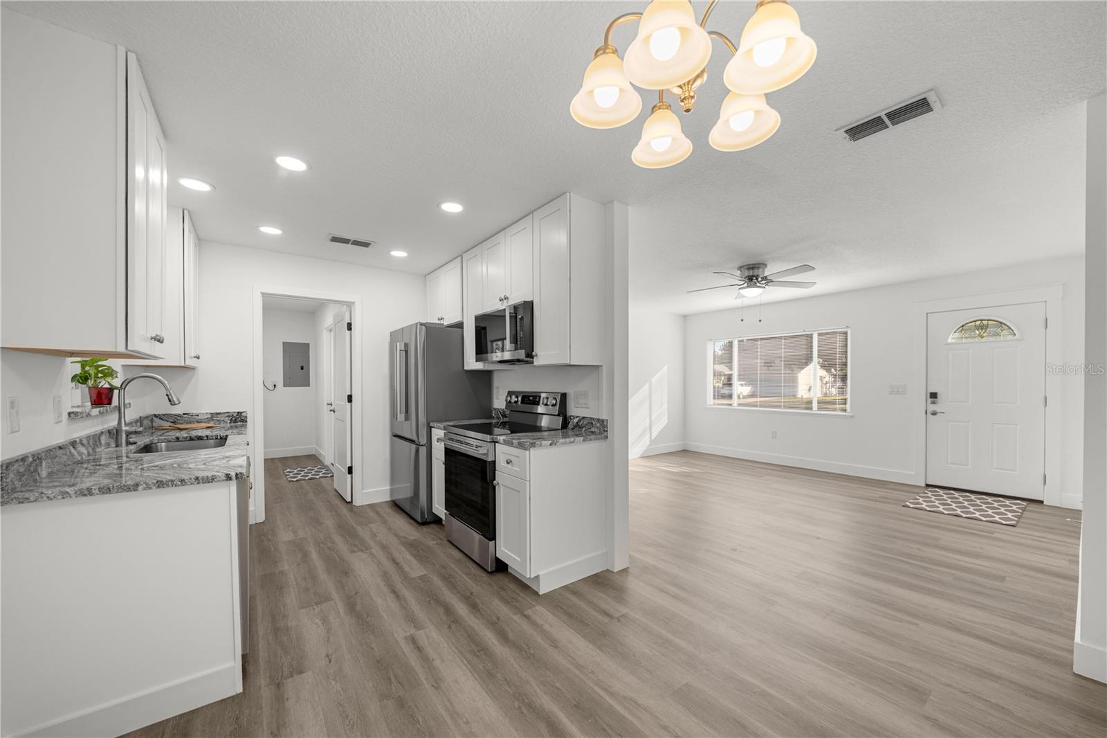 PALM CAY UN 02 & REPLAT/TRACTS - Residential