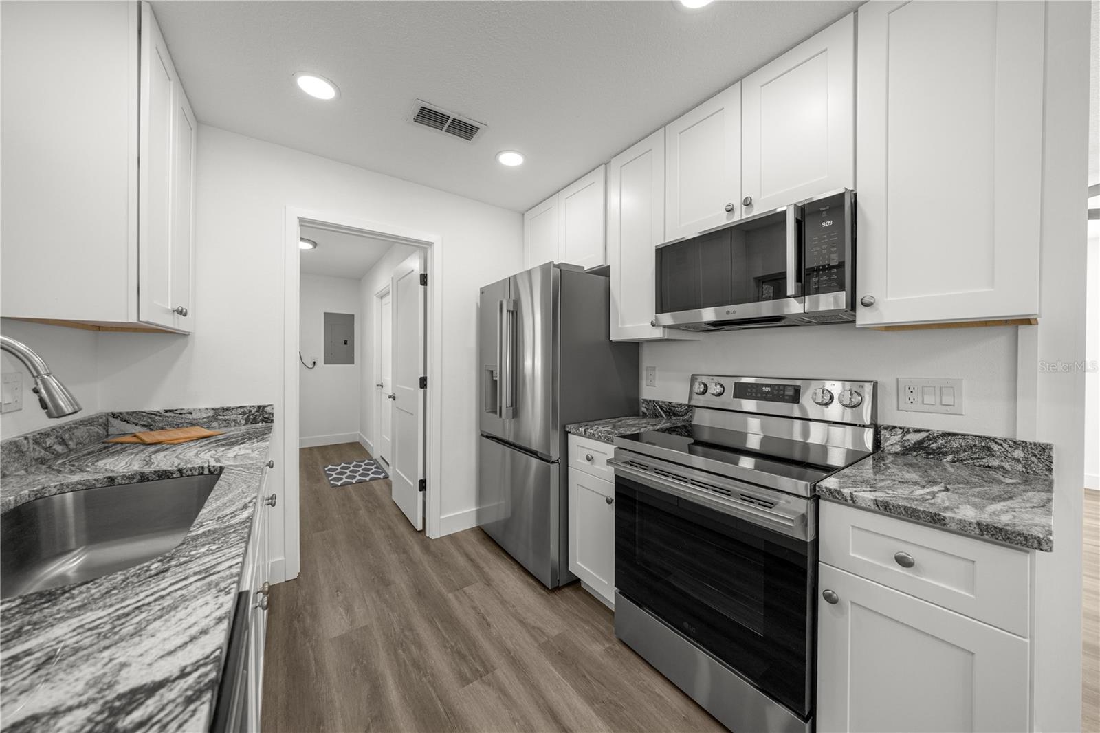 PALM CAY UN 02 & REPLAT/TRACTS - Residential