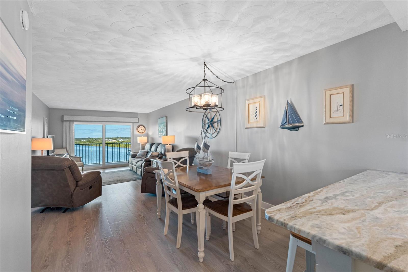 BAY SHORES YACHT & TENNIS CLUB - Residential