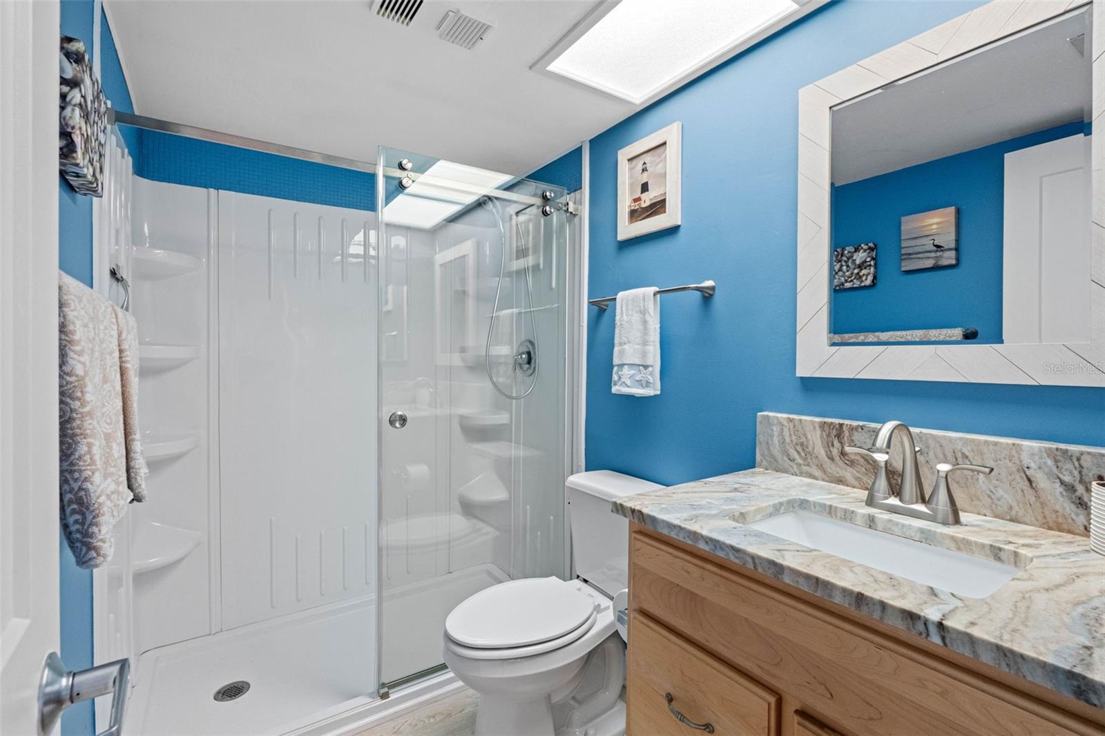 BAY SHORES YACHT & TENNIS CLUB - Residential