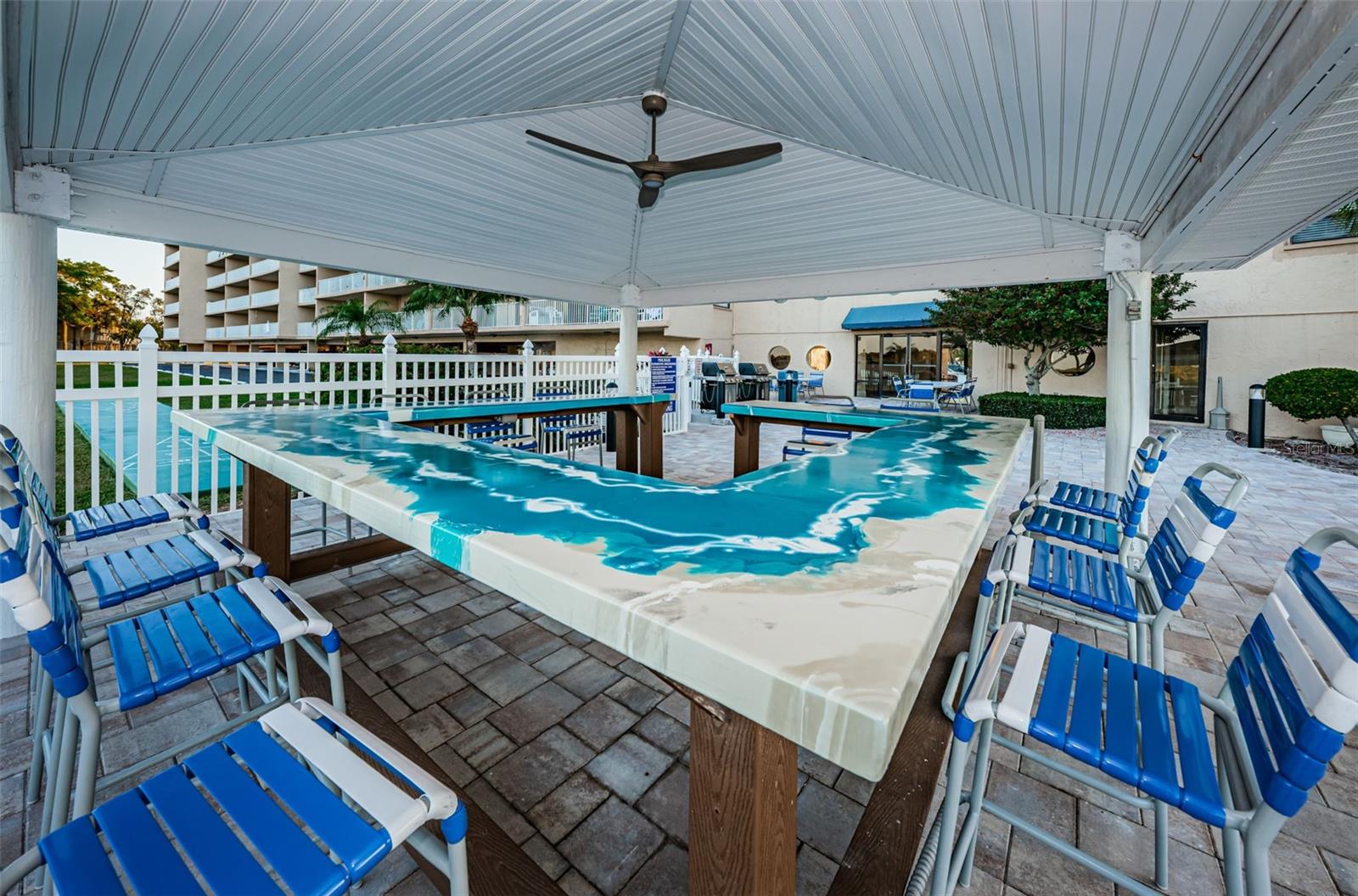 BAY SHORES YACHT & TENNIS CLUB - Residential