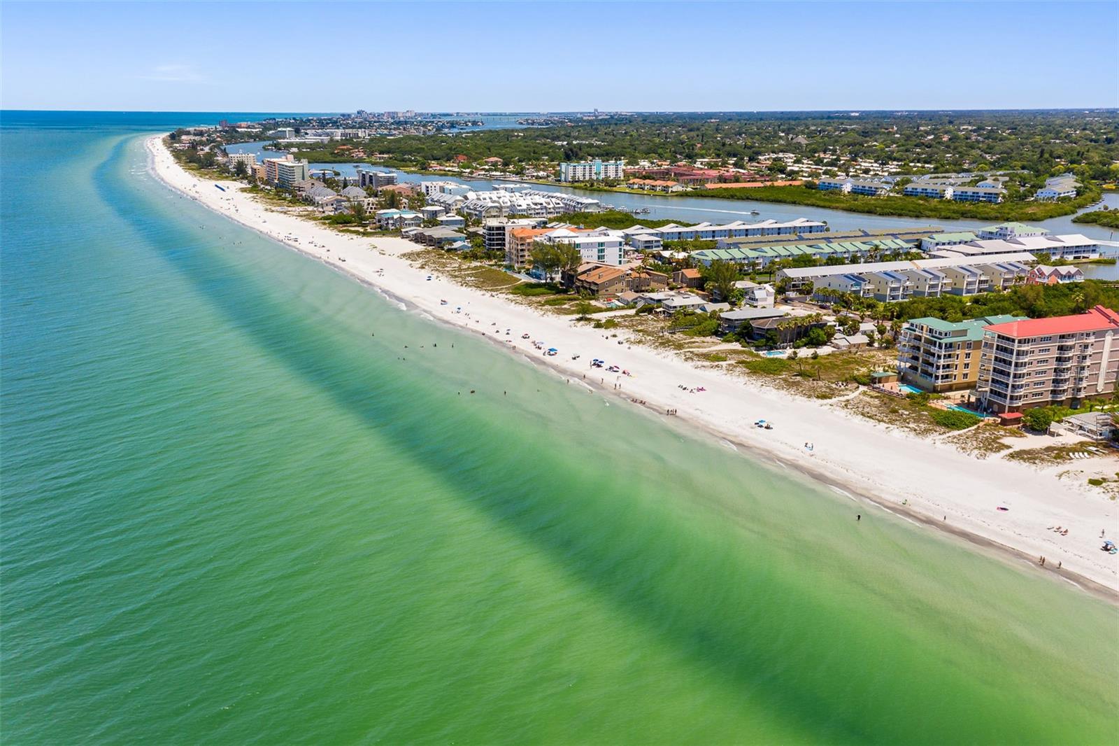 BAY SHORES YACHT & TENNIS CLUB - Residential